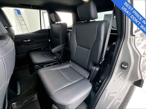 Used 2025 Lexus GX 550 w/ Accessory Package (2T) image 35