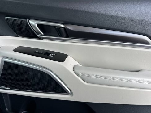 Certified 2025 Kia Telluride S FWD image 23