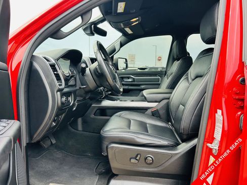 Used 2022 RAM 1500 Big Horn w/ Night Edition AWD/4WD image 3