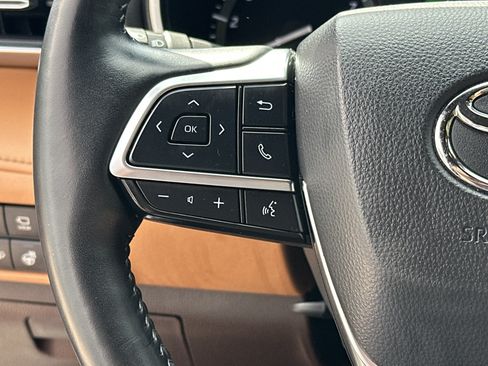 Used 2021 Toyota Highlander Platinum AWD/4WD image 18