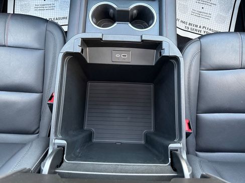 Used 2024 Chevrolet Suburban RST image 32