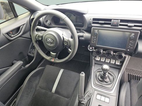 Used 2023 Toyota GR86 Premium RWD image 26