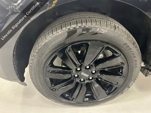 Certified 2022 Lincoln Navigator Reserve w/ Monochromatic Package image 8