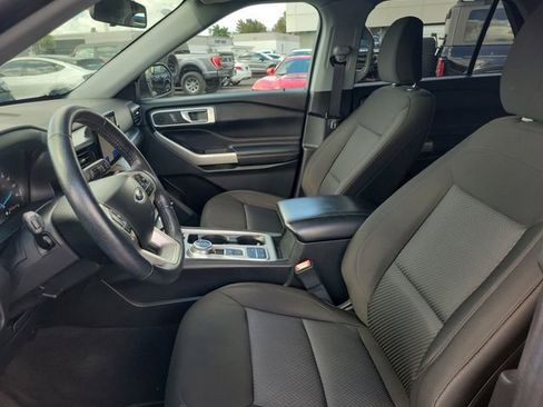 Used 2022 Ford Explorer XLT image 18