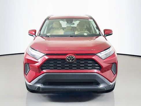 Used 2022 Toyota RAV4 XLE image 2