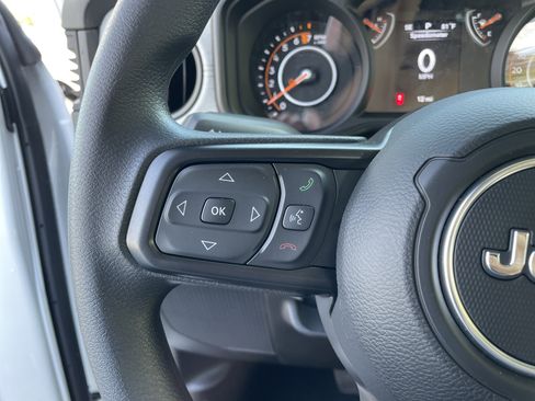 New 2026 Jeep Gladiator Sport AWD/4WD image 38