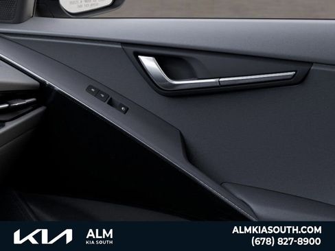 New 2025 Kia Niro LX image 25