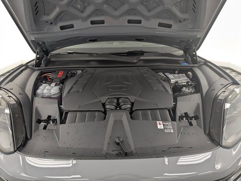 New 2026 Porsche Cayenne GTS image 26