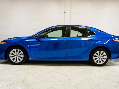 Used 2020 Toyota Camry LE image 30