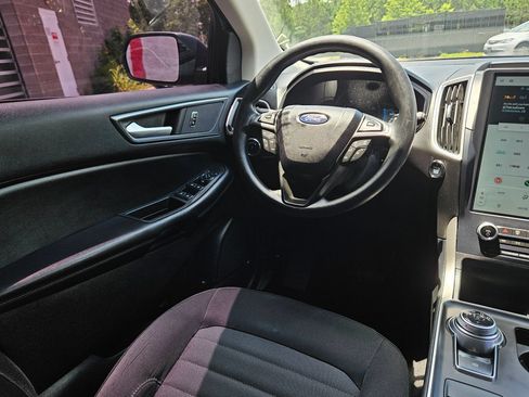 Used 2023 Ford Edge SE AWD/4WD image 9