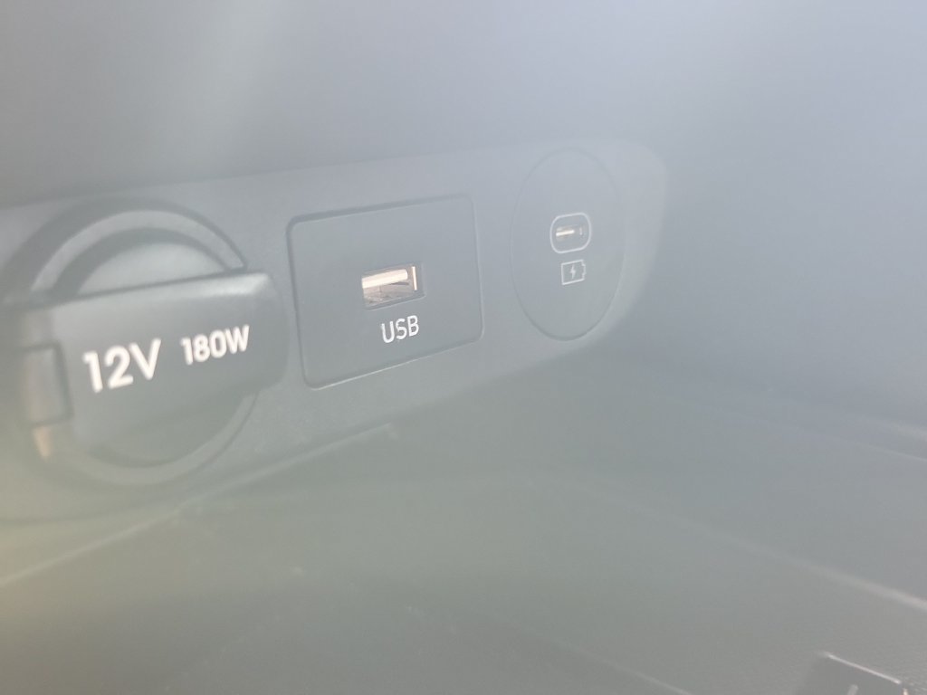 Used 2024 Hyundai Elantra SEL w/ Convenience Package FWD image 28