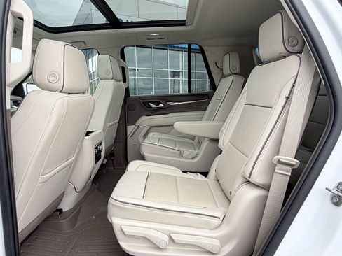 Used 2022 GMC Yukon Denali w/ Denali Premium Package image 21