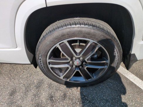 Used 2019 GMC Acadia Denali w/ Technology Package image 12