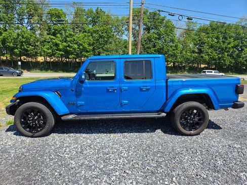 Certified 2023 Jeep Gladiator Overland AWD/4WD image 10
