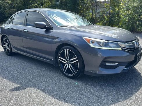 Used 2017 Honda Accord Sport image 3