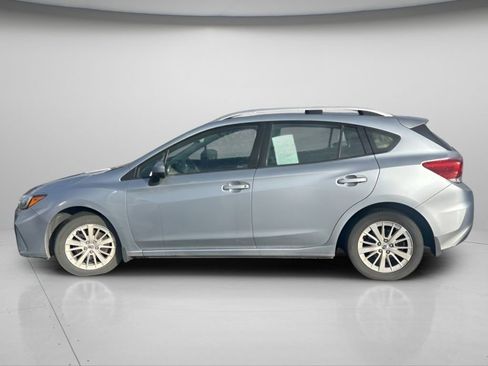 Used 2017 Subaru Impreza 2.0i Premium image 8