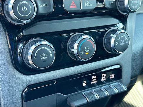 Used 2025 RAM 1500 Big Horn AWD/4WD image 16