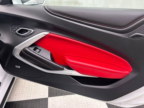 Used 2017 Chevrolet Camaro LT RWD image 17