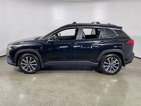 Certified 2025 Toyota Corolla Cross XLE w/ Convenience Package AWD/4WD image 6