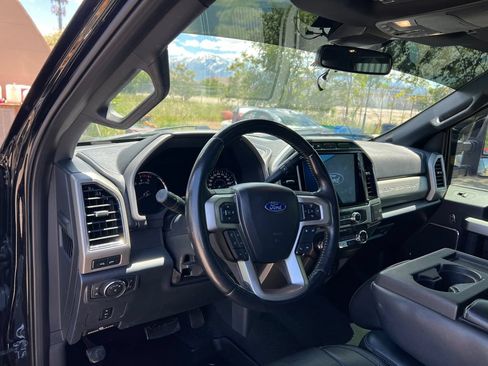 Used 2022 Ford F350 Lariat w/ Camper Package AWD/4WD image 18