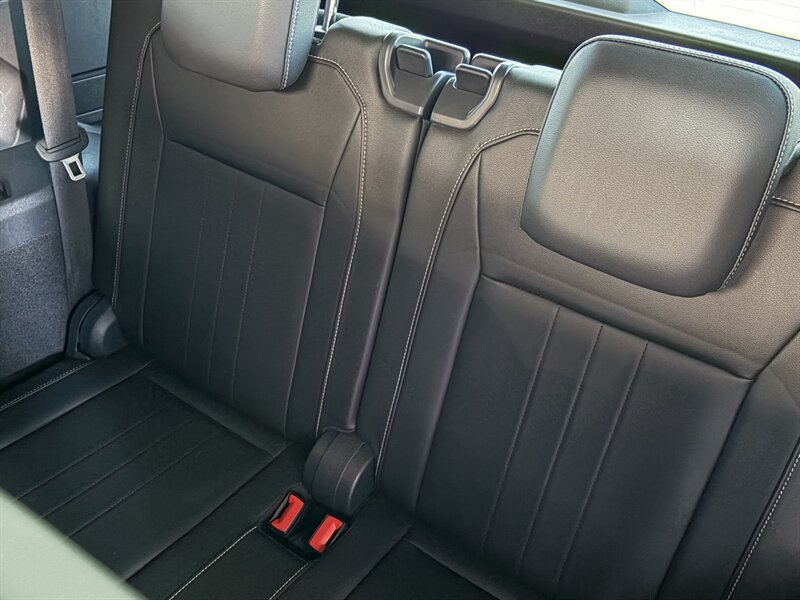 Used 2023 Volkswagen Tiguan SE R-Line FWD image 17