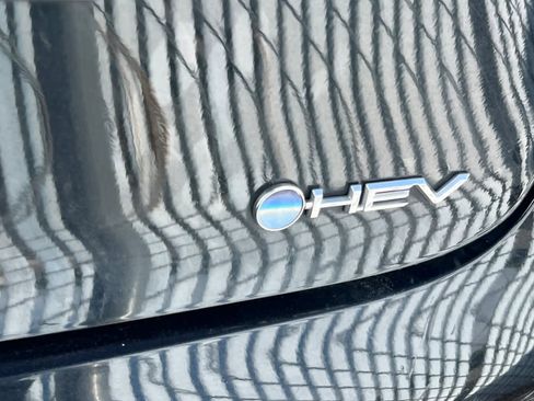 Used 2024 Toyota Prius LE image 21