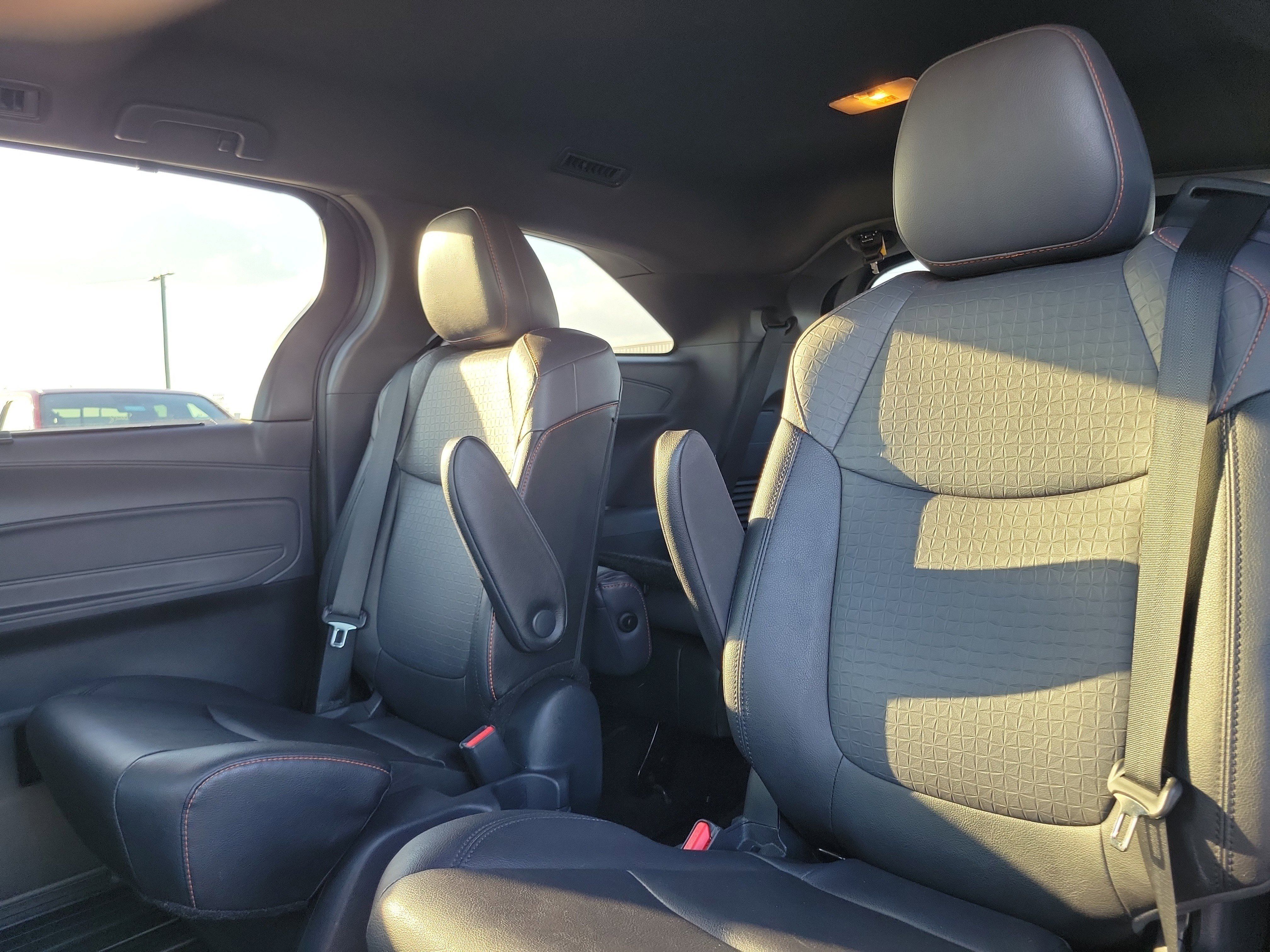 Used 2023 Toyota Sienna XSE FWD image 12