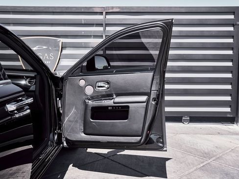 Used 2014 Rolls-Royce Ghost RWD image 20