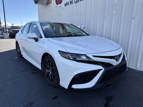 Used 2023 Toyota Camry SE w/ Convenience Package image 28