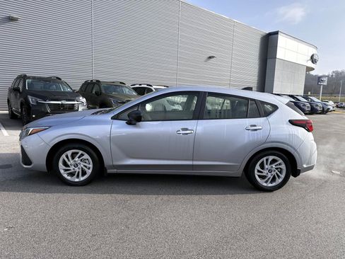 Certified 2025 Subaru Impreza 2.0i image 7