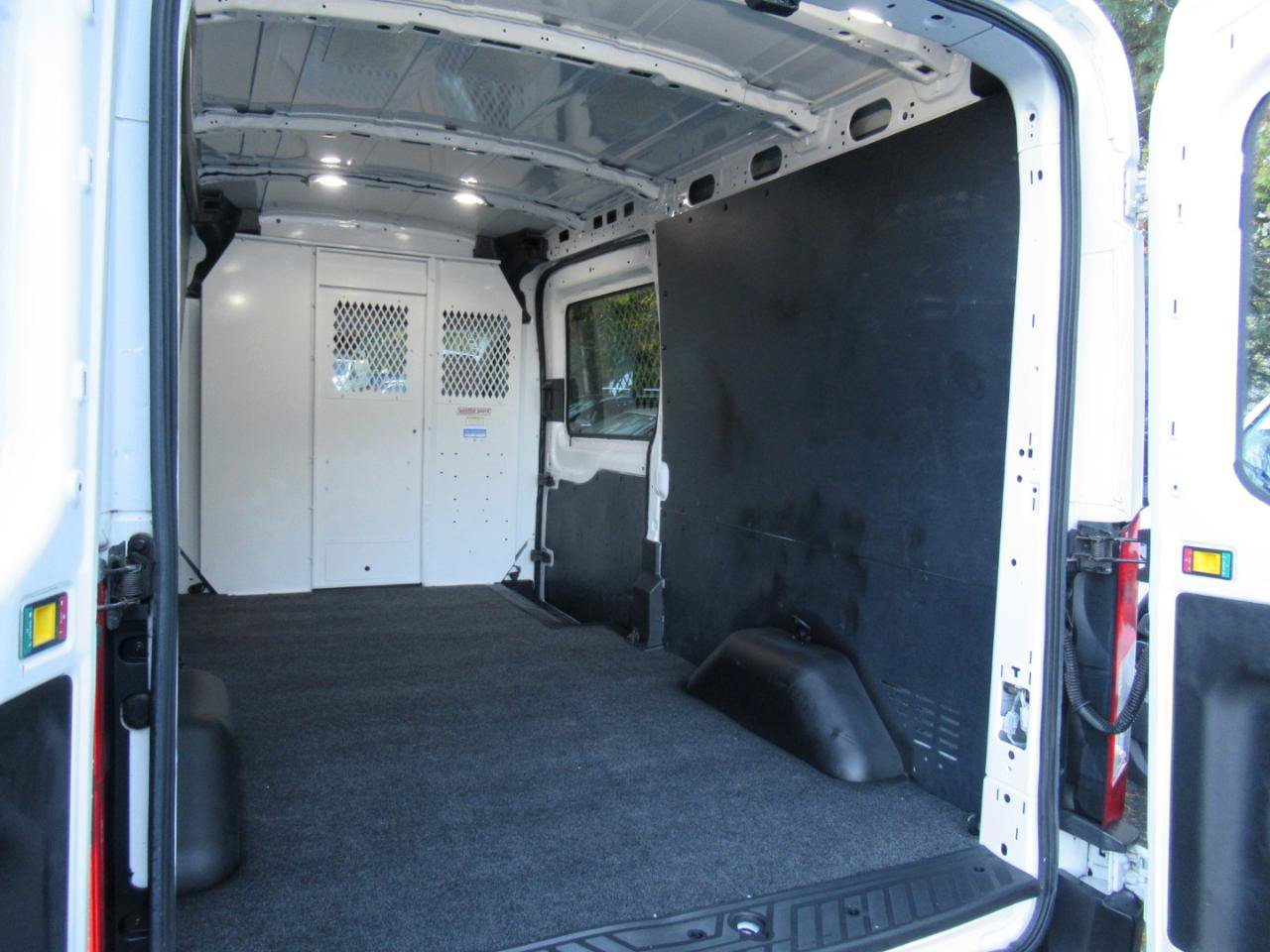 Used 2018 Ford Transit 250 148 Medium Roof RWD image 10