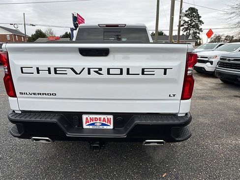 Used 2024 Chevrolet Silverado 1500 LT Trail Boss w/ Convenience Package II image 6