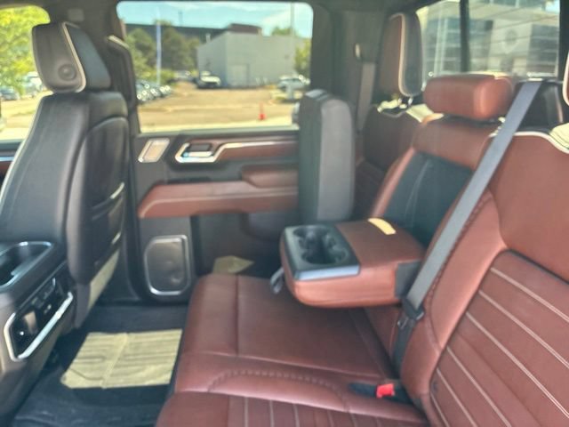 Used 2024 GMC Sierra 3500 Denali Ultimate AWD/4WD image 17
