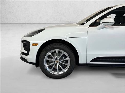 Used 2026 Porsche Macan AWD/4WD image 29