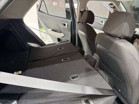 Used 2024 Hyundai Venue SEL image 29