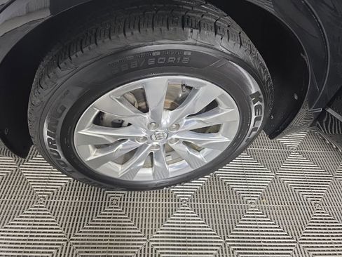 Used 2017 Buick Envision Essence w/ LPO, Cargo Package FWD image 10