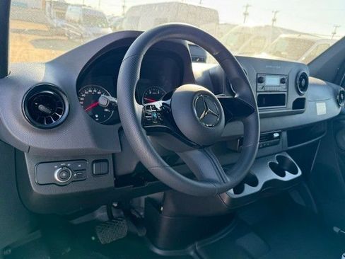 New 2025 Mercedes-Benz Sprinter 2500 image 10