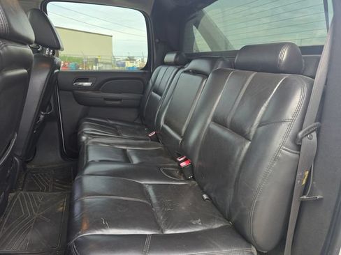Used 2007 Chevrolet Avalanche LTZ w/ LTZ Preferred Equipment Group AWD/4WD image 12