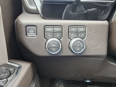 New 2026 GMC Sierra 1500 SLT w/ SLT Premium Plus Package AWD/4WD image 19