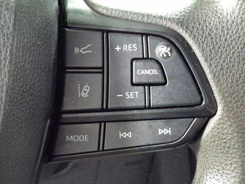 Certified 2023 Toyota Sienna LE FWD image 13