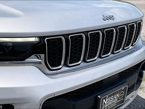 Used 2022 Jeep Grand Cherokee L Overland w/ Luxury Tech Group IV RWD image 33