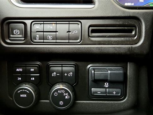 Used 2022 Chevrolet Tahoe LT w/ Luxury Package image 47