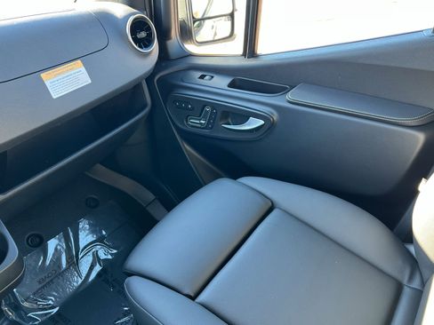 New 2025 Mercedes-Benz Sprinter 2500 image 10