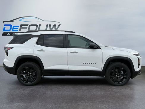 New 2026 Chevrolet Equinox LT image 2