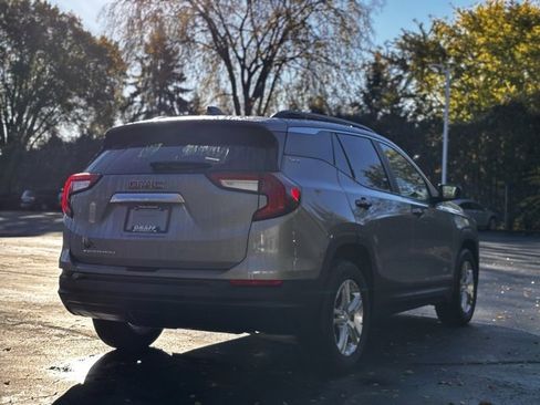 Certified 2024 GMC Terrain SLE w/ Driver Convenience Package image 4