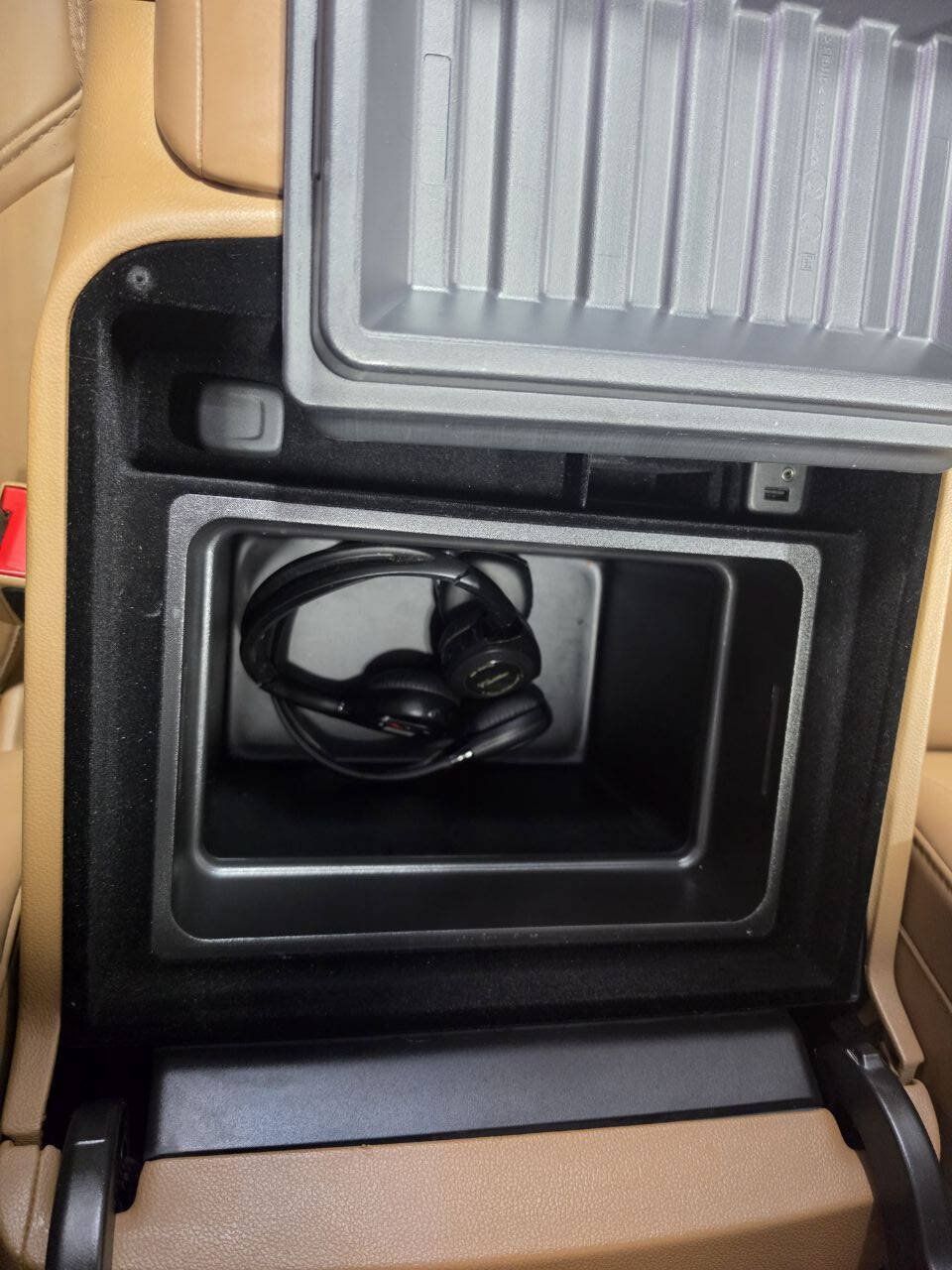 Used 2017 Cadillac Escalade Platinum AWD/4WD image 43
