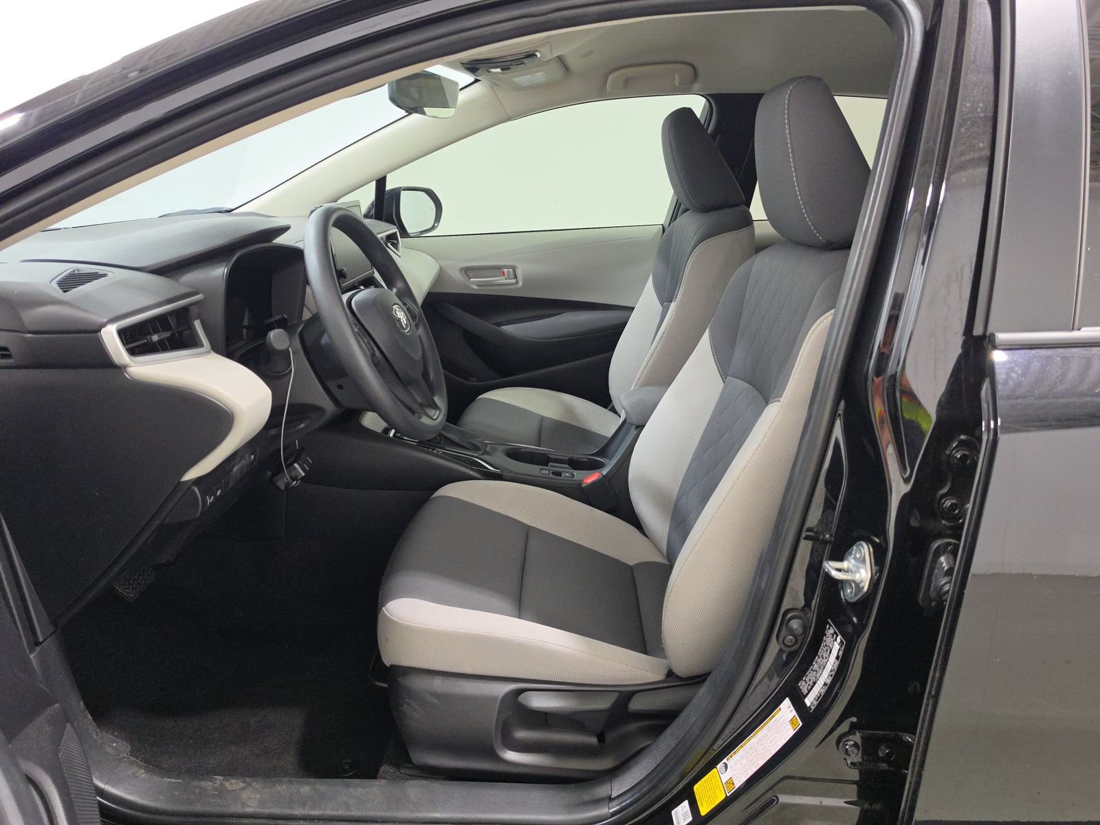 Certified 2026 Toyota Corolla LE FWD image 47