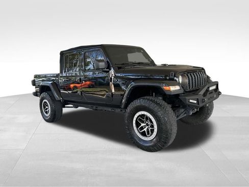 Used 2024 Jeep Gladiator Sport image 2