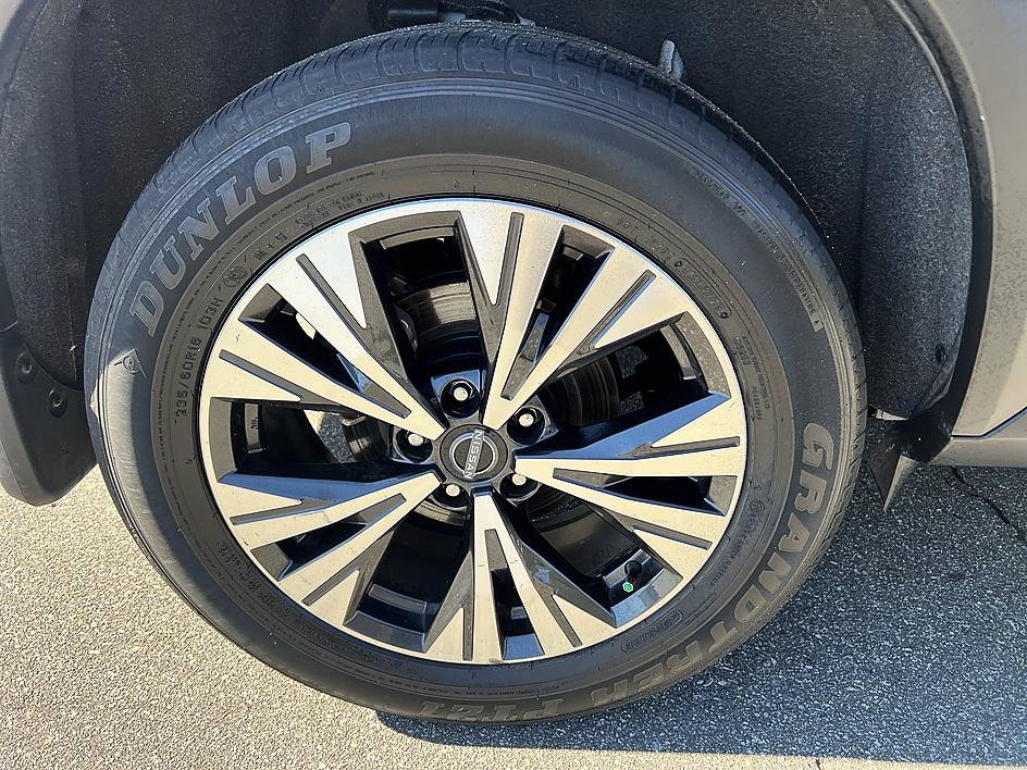 Certified 2023 Nissan Rogue SV w/ SV Premium B Package AWD/4WD image 11