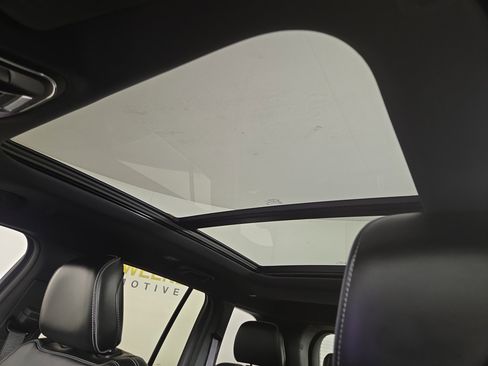 Certified 2025 Jeep Grand Cherokee Overland image 23